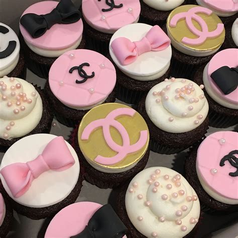 pink and gold chanel cupcakes|trendy Chanel cakes.